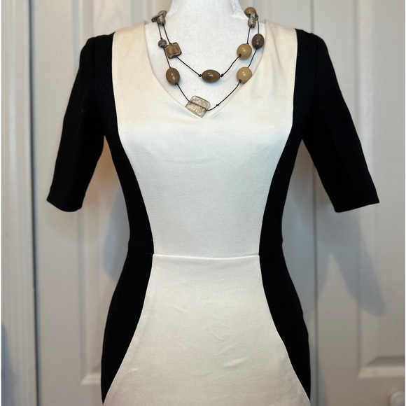 Trina Turk Womens Knit Color Block Short Sleeve Sheath Dress White Black Size 0 - Picture 2 of 11